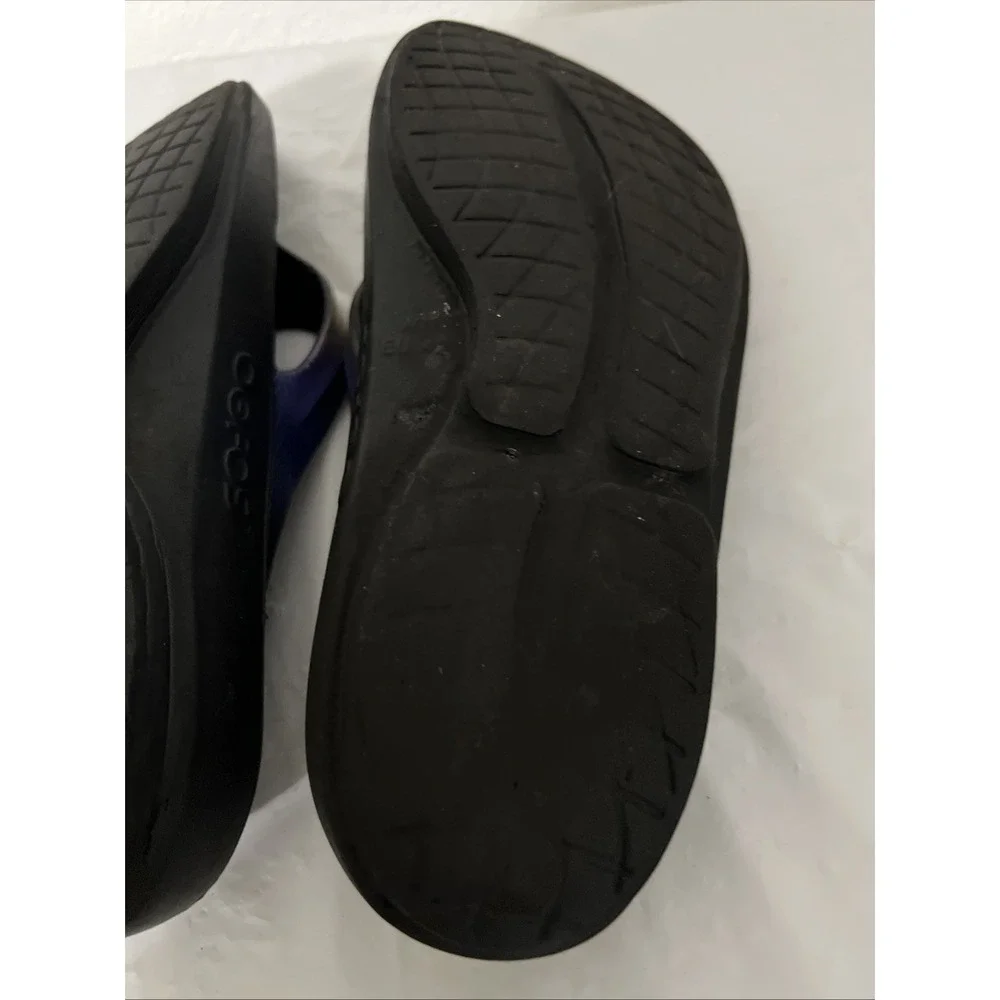Women OOFOS OOlala Thong Luxe Recovery Sandal Black Purple Sz 11 Iridescent